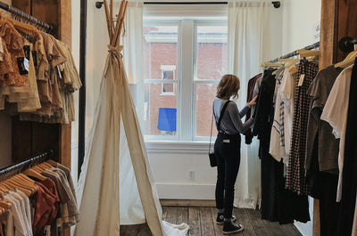 Lente in je uitstraling: De Onmisbare Modetrends van dit Seizoen