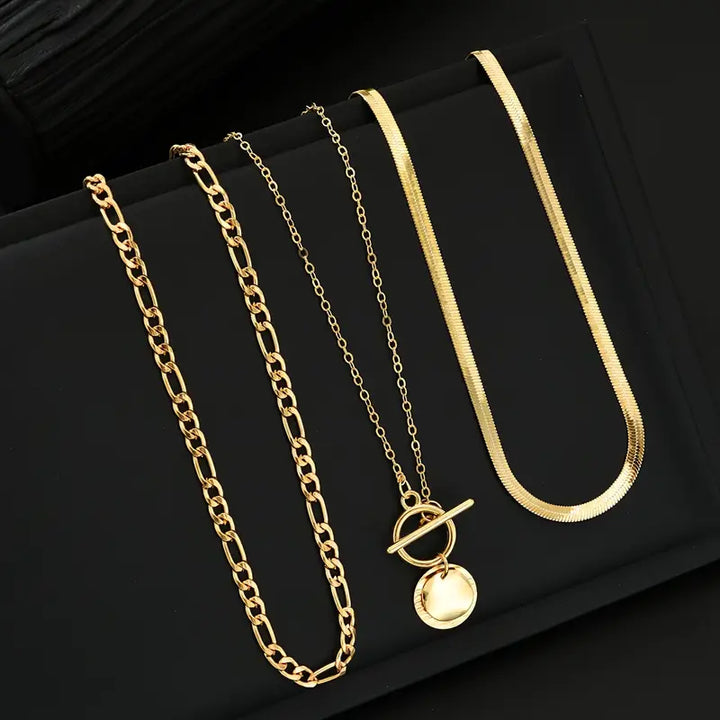 Savira Layered Necklace with Textured Coin | Gold