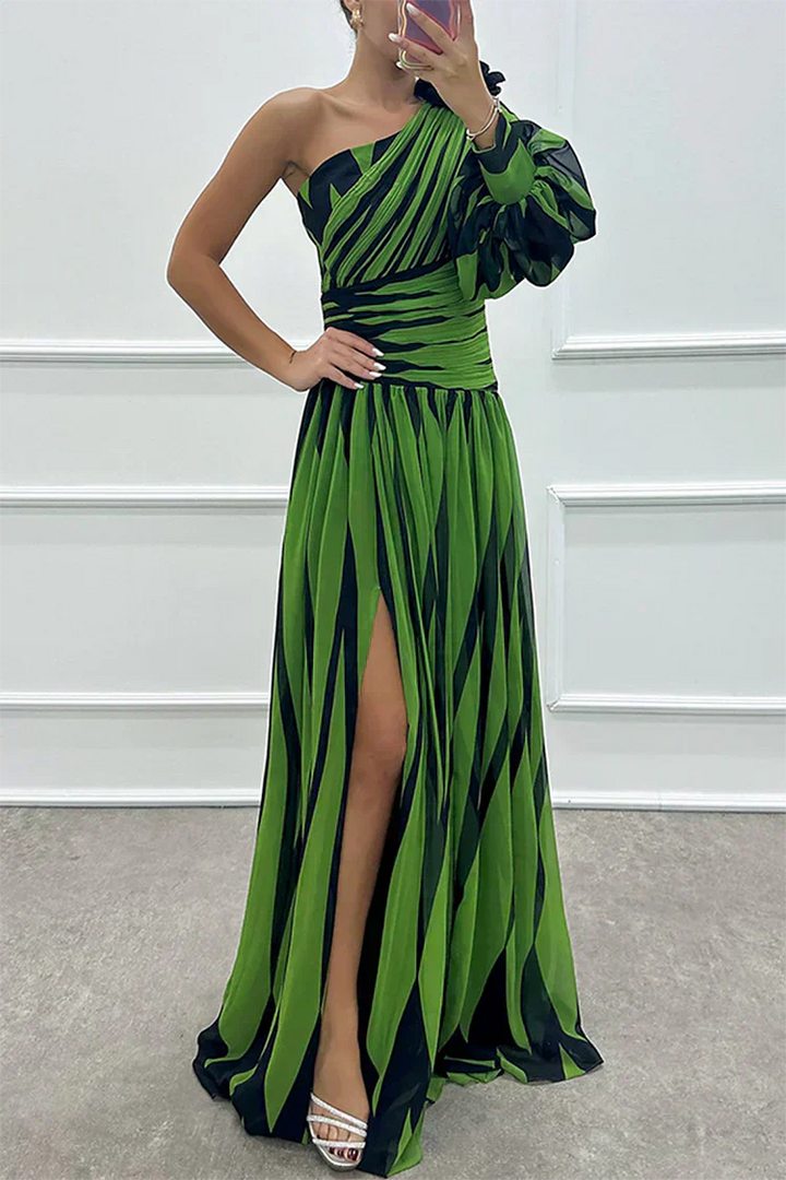 Shiloh - Abito Maxi Elegante a Righe con Spalla Scoperta
