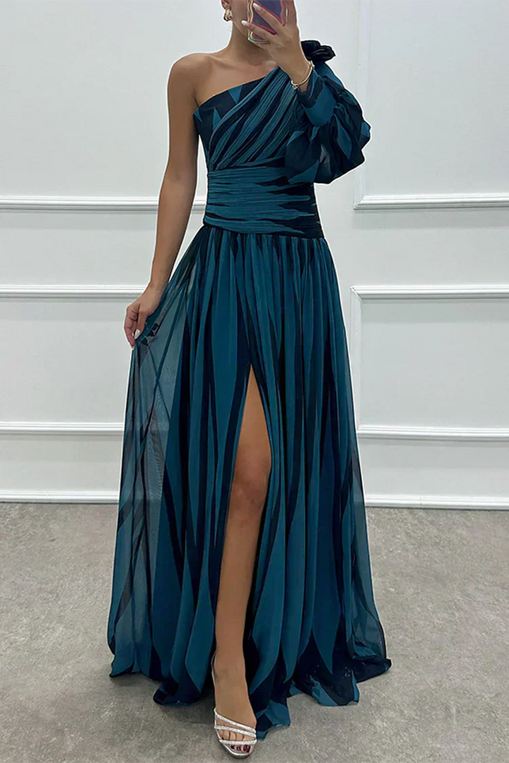 Shiloh - Elegant Striped One-Shoulder Maxi Dress