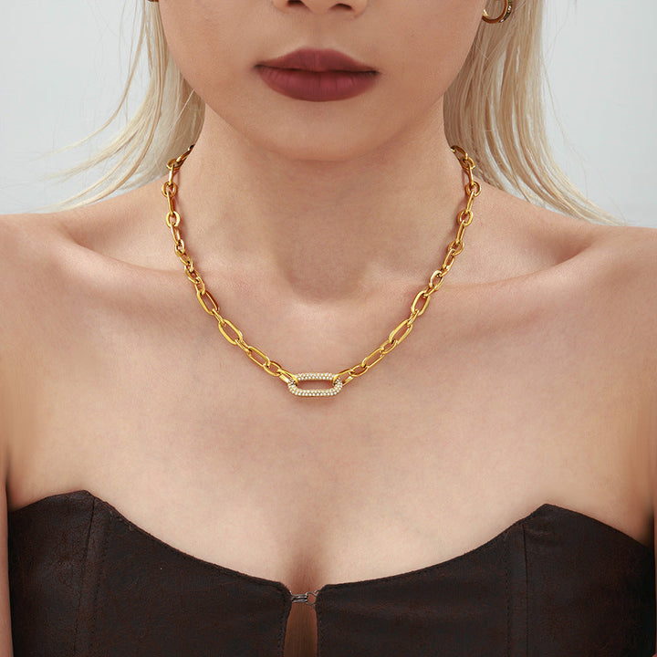 Massive jewelry set with chain link and pavé elements | Gold